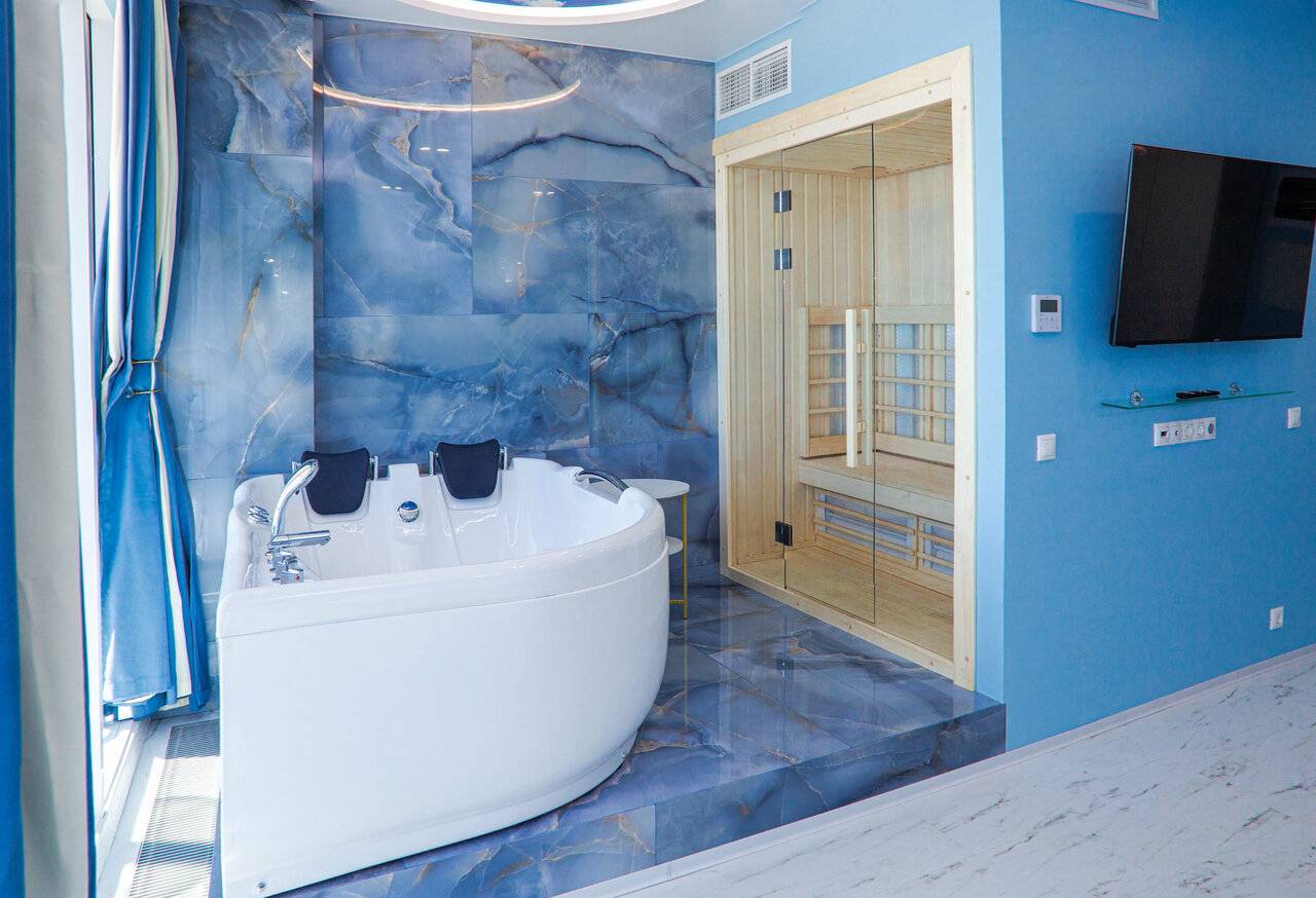 Фотографии номера Номер с джакузи и сауной в Гостинице Санремо Сочи