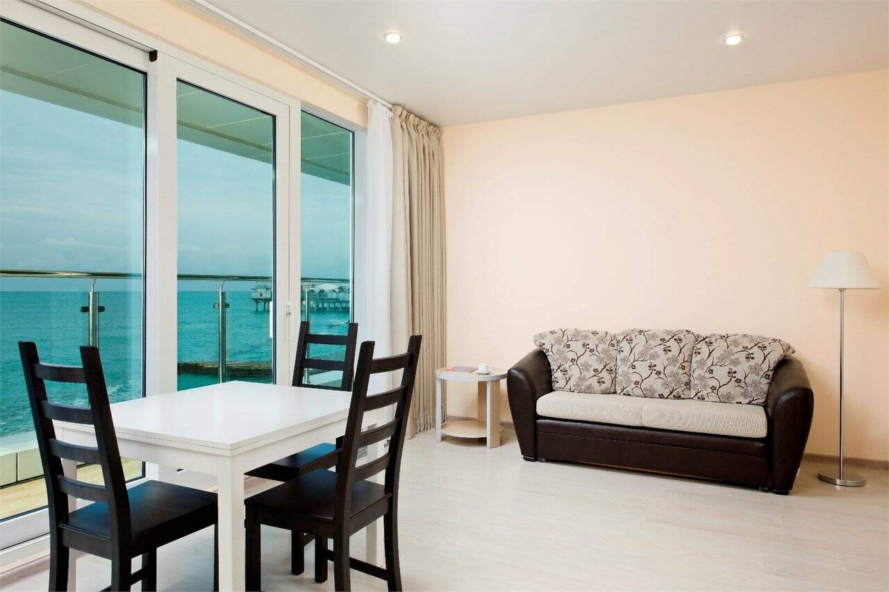 Фотографии номера Апартаменты с видом на море в Гостинице Санремо Сочи