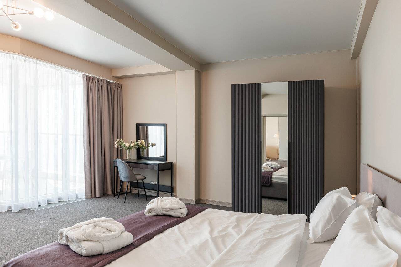 Фотографии номера Улучшенные апартаменты в Гостинице Санремо Сочи